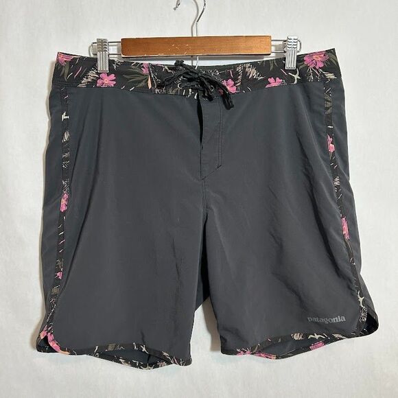 Patagonia Hydropeak Scallop 18" Boardshorts Mens 33 Black Floral - Picture 2 of 10